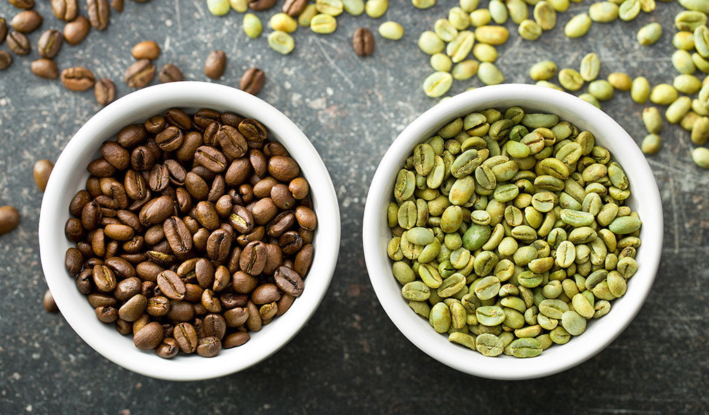 Roasted and green coffee beans